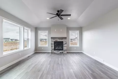Living - 5756 N Yosemite Ln, Appleton, WI 54913 photo 2 of 2
