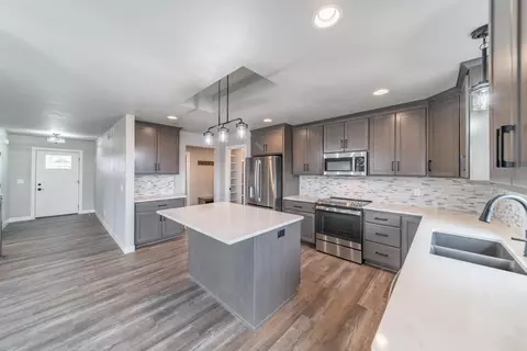 Kitchen - 5756 N Yosemite Ln, Appleton, WI 54913 photo 5 of 5