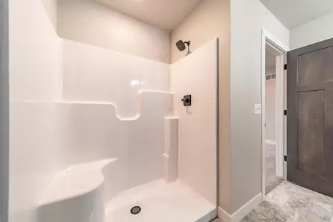 Bath - 5756 N Yosemite Ln, Appleton, WI 54913 photo 3 of 5