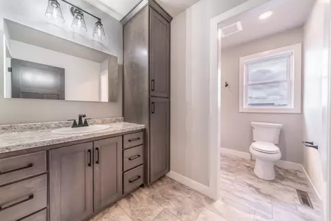 Bath - 5756 N Yosemite Ln, Appleton, WI 54913 photo 4 of 5