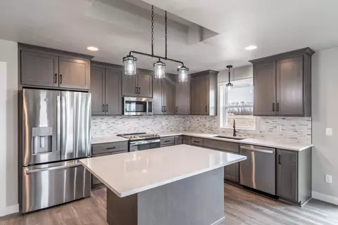 Kitchen - 5756 N Yosemite Ln, Appleton, WI 54913 photo 1 of 5
