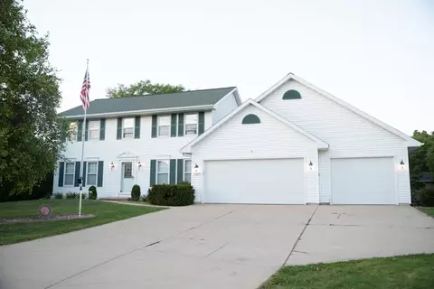 1125 Frost Ct, Green Bay, WI 54311