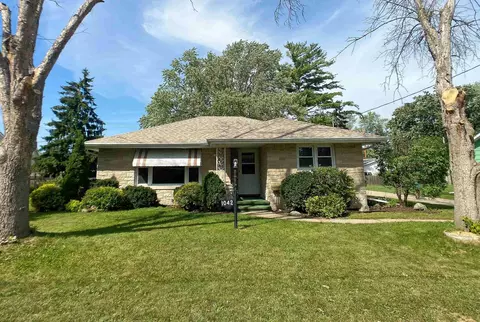 1042 Coolidge Ave, Oshkosh, WI 54902