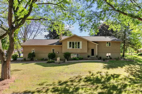 1400 S Chickadee Ln, Appleton, WI 54915