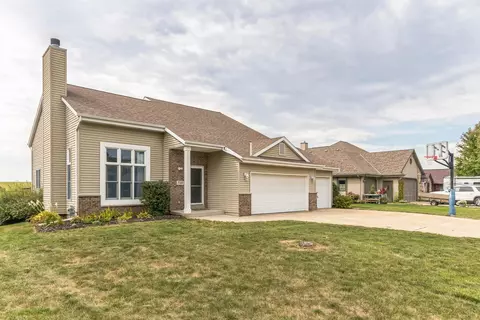 715 Emmer St, Mayville, WI 53050