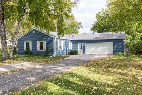 2634 Shorewood Dr, Oshkosh, WI 54901
