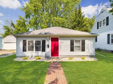 352 Lisbon Ave, Menasha, WI 54952