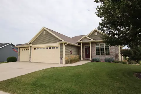 814 Evergreen Dr, Brownsville, WI 53006