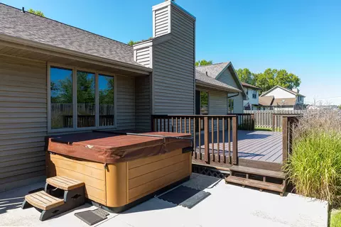 3304 N Whitney Dr, Appleton, WI 54914 photo 3