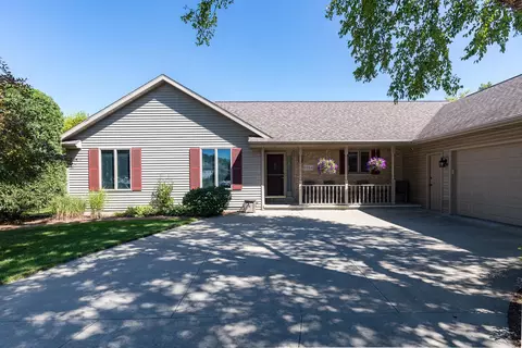 3304 N Whitney Dr, Appleton, WI 54914
