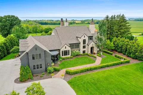 3095 Bay Settlement Rd, Green Bay, WI 54311