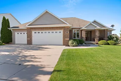 3552 Spyglass Hill Dr, Green Bay, WI 54311