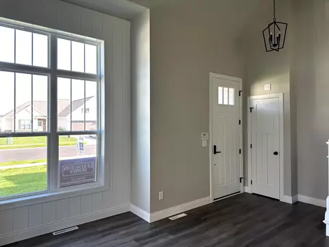 W6617 Ethan Drive, Appleton, WI 54915 photo 8