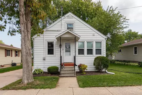 1936 Michigan St, Oshkosh, WI 54902