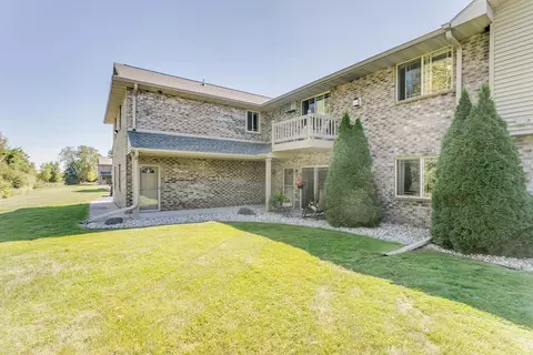 3331 N Casaloma Dr #19, Appleton, WI 54913
