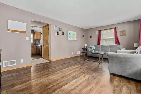 931 W Roberts Ave, Appleton, WI 54914 photo 3