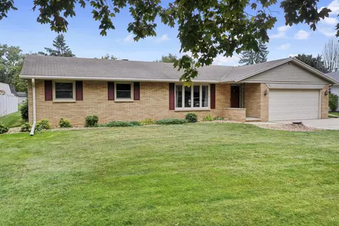 1192 Alice Dr, Ashwaubenon, WI 54304