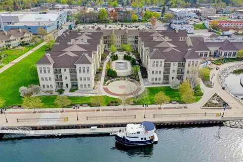 107 N 1st Ave #118/120, Sturgeon Bay, WI 54235