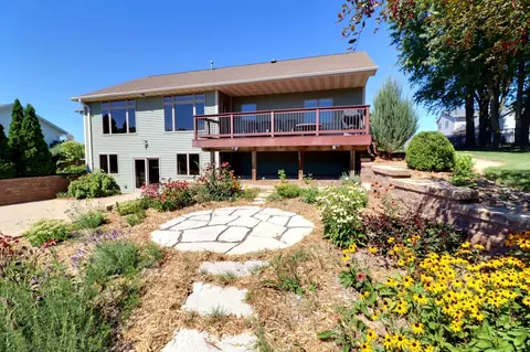 6842 Country Creek Ct, Greenleaf, WI 54126