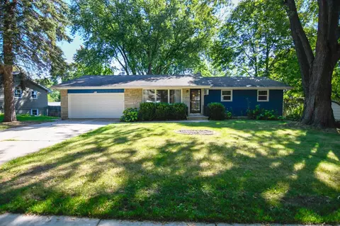 671 Sunnycrest St, Green Bay, WI 54302