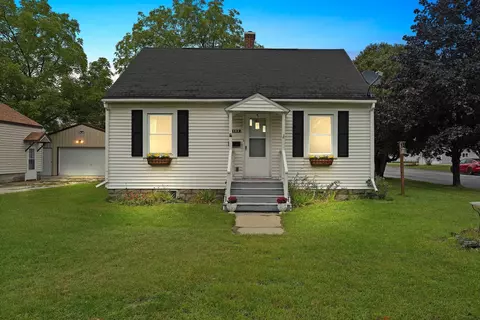 3102 Hannah St, Marinette, WI 54143
