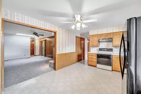1013 S Midpark Dr, Appleton, WI 54915 photo 7