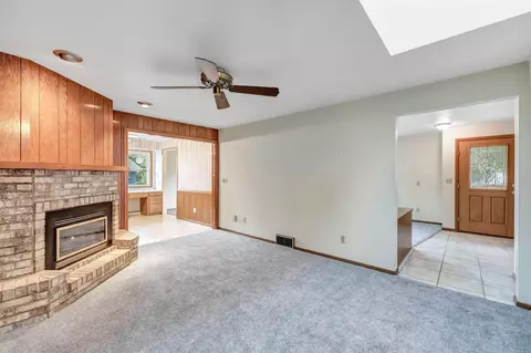 1013 S Midpark Dr, Appleton, WI 54915 photo 4