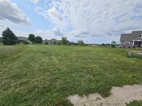5157 Redbarn Ct, Appleton, WI 54913 photo 1