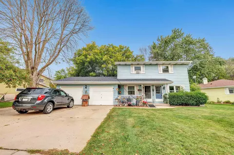 1020 E Northwood Dr, Appleton, WI 54911