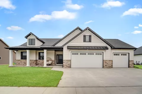 5629 N Amethyst Dr, Appleton, WI 54913 photo 1