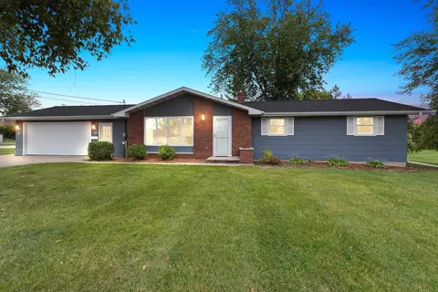 1885 Keehan Ln, Green Bay, WI 54311