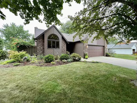 1034 Sycamore Tree Dr, Fond Du Lac, WI 54935