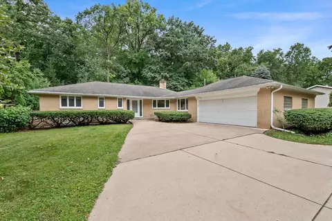 2802 St Ann Dr, Green Bay, WI 54311
