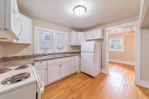 104 E Irving Ave, Oshkosh, WI 54901 photo 4