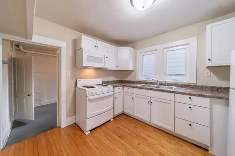 104 E Irving Ave, Oshkosh, WI 54901 photo 3
