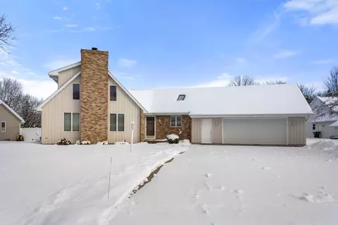 w2814 Crestwood Court, Appleton, WI 54915