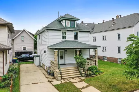 828 Pine St, Green Bay, WI 54301