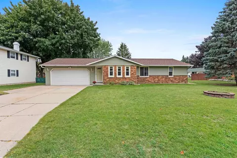 1167 Sharie Ln, Green Bay, WI 54304