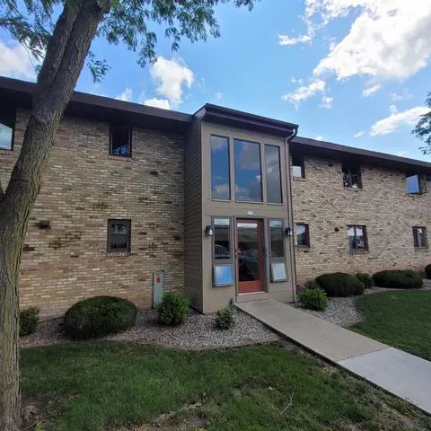 260 N Campbell Rd #A, Oshkosh, WI 54902