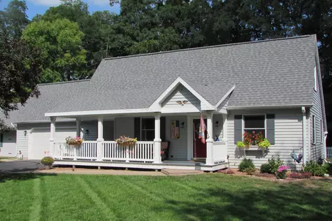 e1444 Rural Road, Waupaca, WI 54981