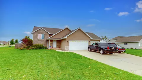 1982 Minten Way, De Pere, WI 54115