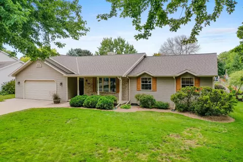 3162 E Ottertail Ct, Green Bay, WI 54311