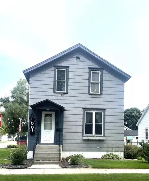 2001 15th Ave, Menominee, MI 49858