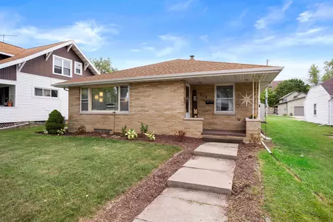 115 E 7th St, Kaukauna, WI 54130