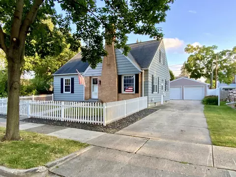 402 Maple Ave, Fond Du Lac, WI 54935