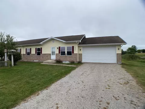424 Gator Ln, Cecil, WI 54111