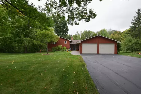 e1377 Northbrook Road, Luxemburg, WI 54217