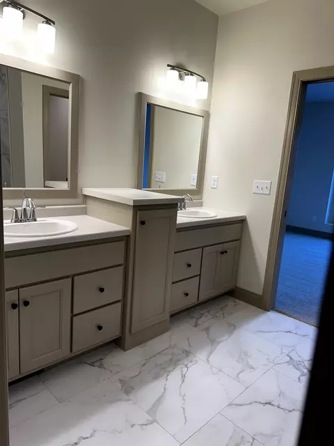 Bath - W6623 Ethan Drive, Appleton, WI 54915 photo 2 of 10