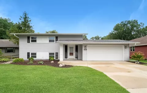 403 Buchanan Rd, Combined Locks, WI 54113