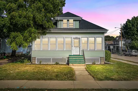1138 Jackson St, Oshkosh, WI 54901
